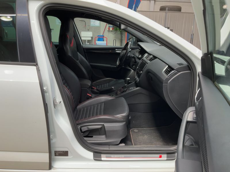 Skoda Octavia 2.0 TDI RS 2016 – снимка 17