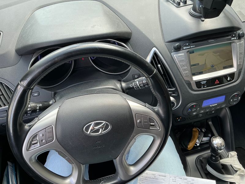 Hyundai ix35 2.0 CRDi Style 2WD 2012 – снимка 18