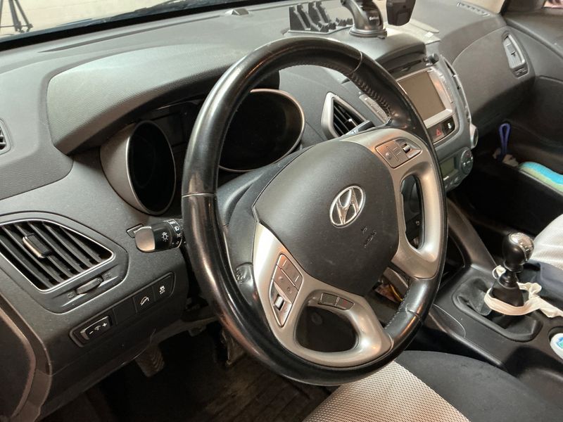 Hyundai ix35 2.0 CRDi Style 2WD 2012 – снимка 24