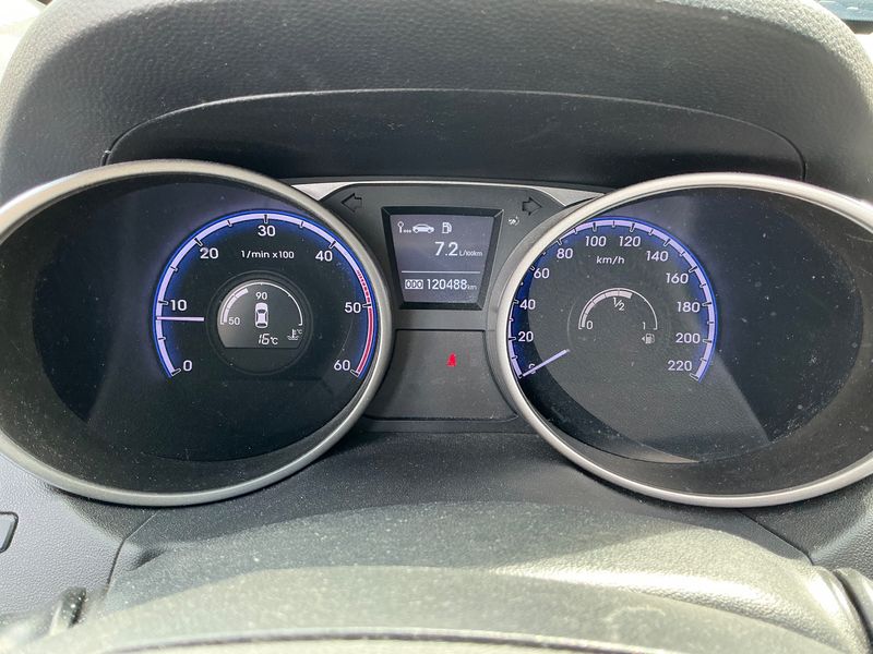 Hyundai ix35 2.0 CRDi Style 2WD 2012 – снимка 19