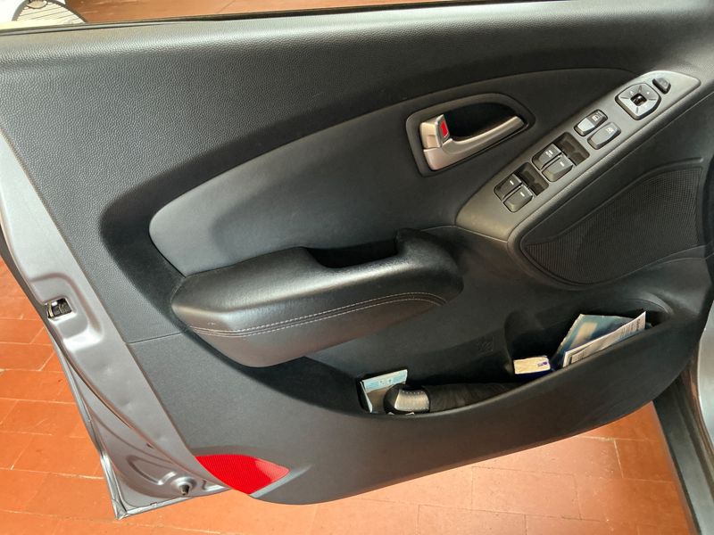 Hyundai ix35 2.0 CRDi Style 2WD 2012 – снимка 23