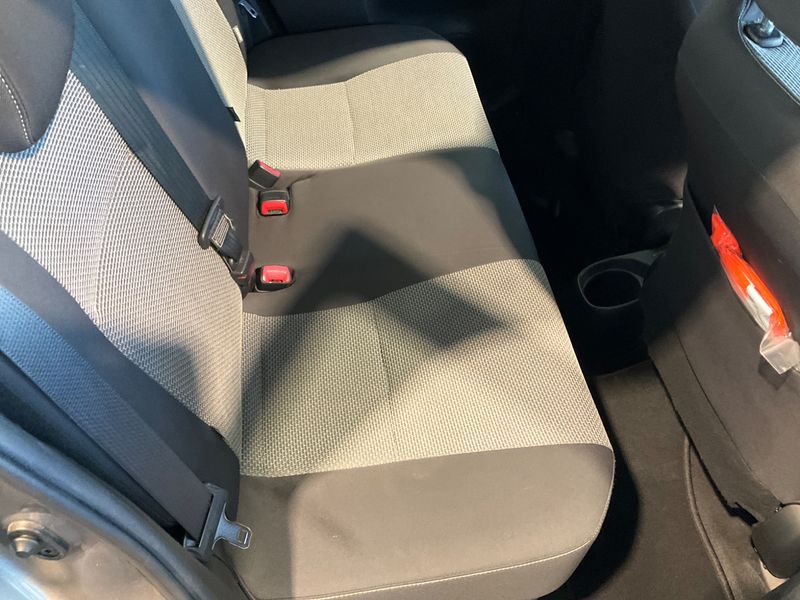 Toyota Yaris 1.5 Hybrid Edition-S 2016 – снимка 33