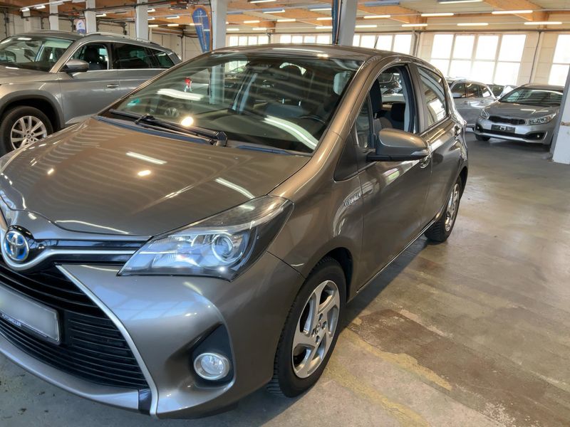 Toyota Yaris 1.5 Hybrid Edition-S 2016 – снимка 2