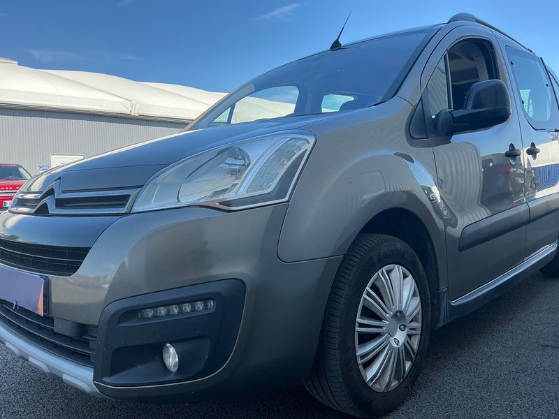 Citroen Berlingo 1.6 Blue-HDi XTR 2016 – снимка 2