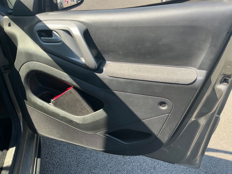 Citroen Berlingo 1.6 Blue-HDi XTR 2016 – снимка 38