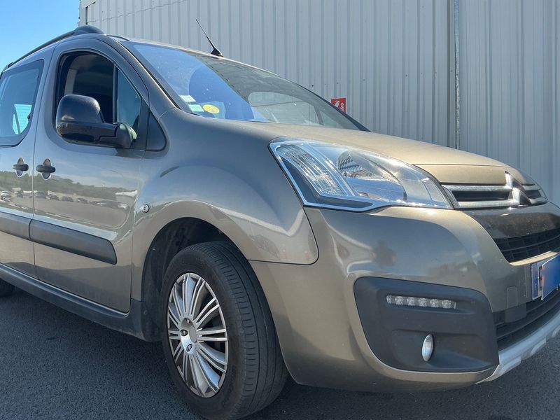 Citroen Berlingo 1.6 Blue-HDi XTR 2016 – снимка 12
