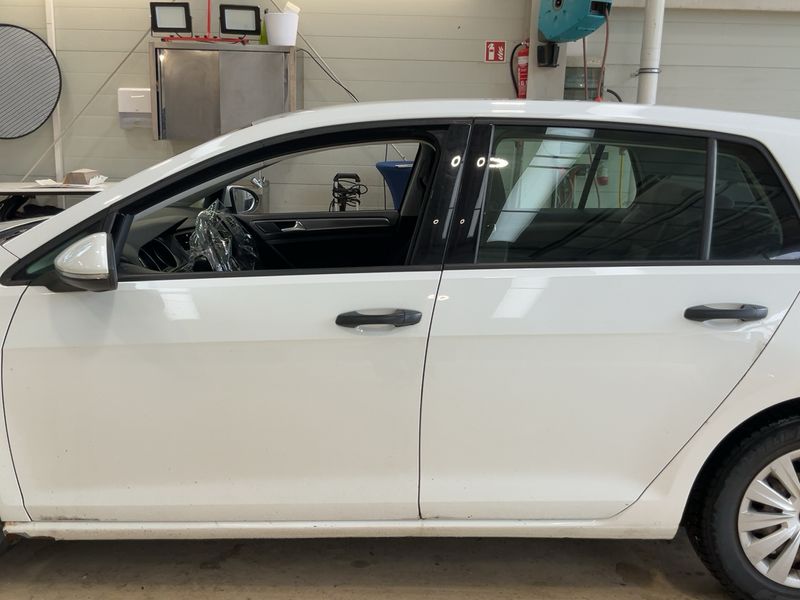 Volkswagen Golf VII 1.6 TDI Trendline 4Motion BlueMotion Tech 2015 – снимка 4
