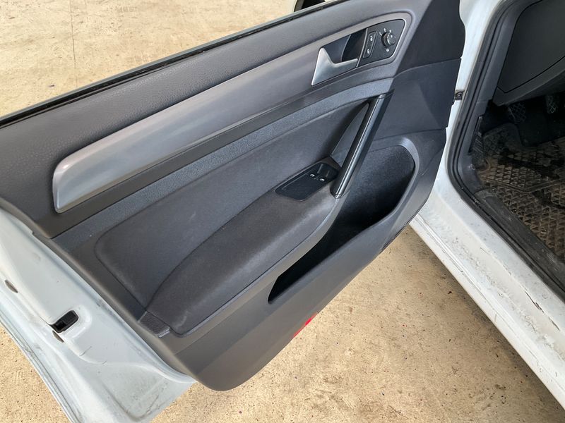 Volkswagen Golf VII 1.6 TDI Trendline 4Motion BlueMotion Tech 2015 – снимка 32