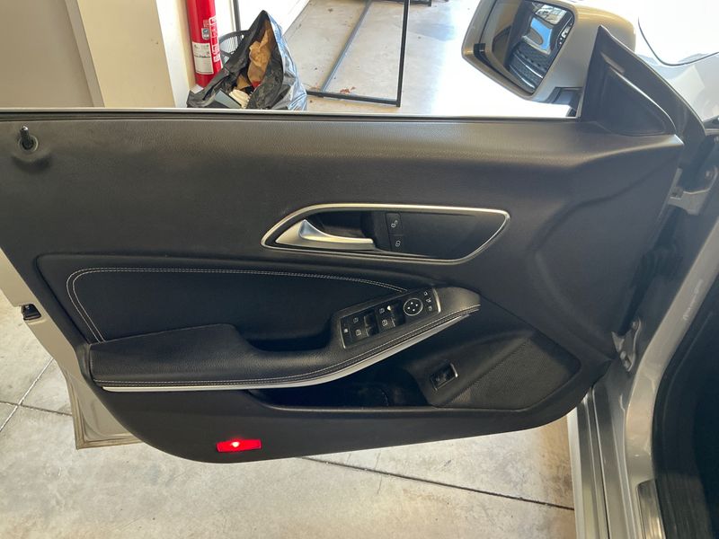 Mercedes-Benz CLA-Klasse CLA 220 d Sensation 2015 – снимка 24