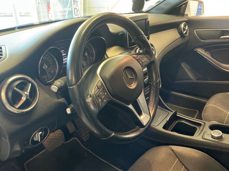 Mercedes-Benz CLA-Klasse CLA 220 d Sensation 2015 – снимка 22