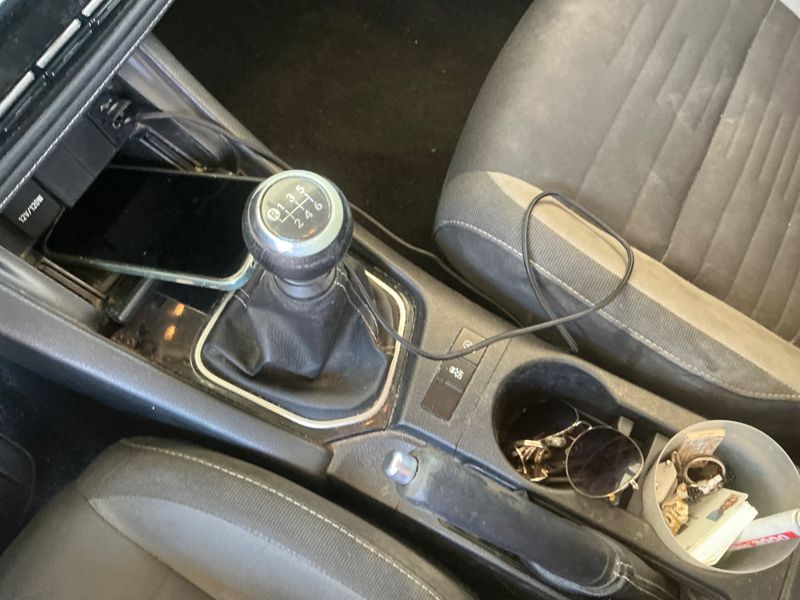 Toyota Auris Touring Sports 1.2 Turbo Active 2015 – снимка 32