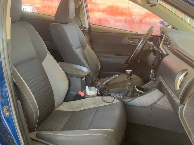 Toyota Auris Touring Sports 1.2 Turbo Active 2015 – снимка 16