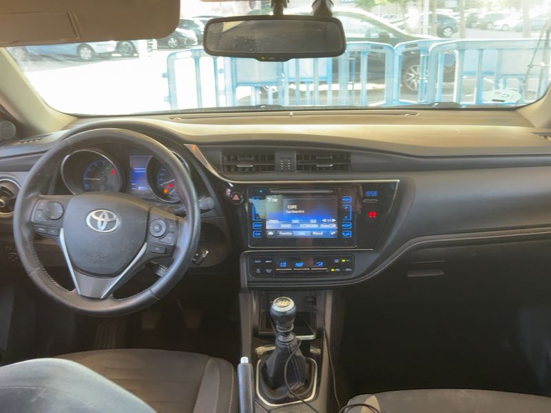 Toyota Auris Touring Sports 1.2 Turbo Active 2015 – снимка 17