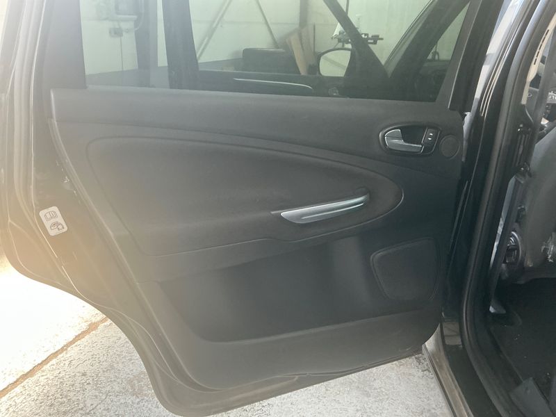Ford S-Max 2.0 TDCi Titanium 2012 – снимка 27