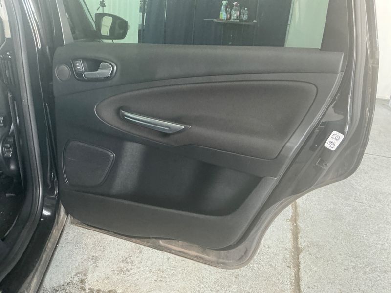 Ford S-Max 2.0 TDCi Titanium 2012 – снимка 28