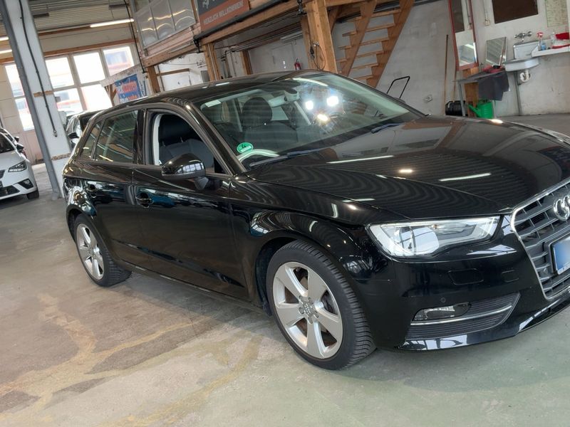 Audi A3 Sportback 1.6 TDI Ambition 2016 – снимка 12