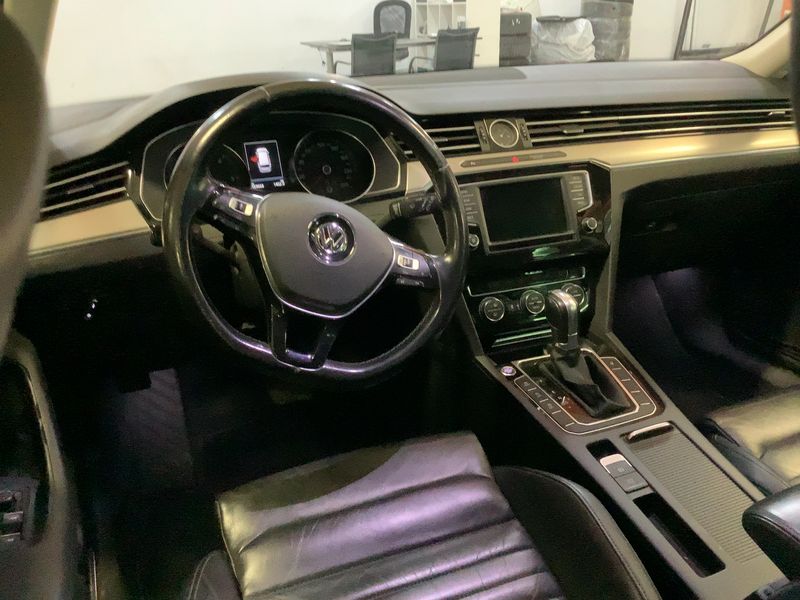 Volkswagen Passat 2.0 TDI Highline 4Motion BlueMotion Tech 2016 – снимка 18