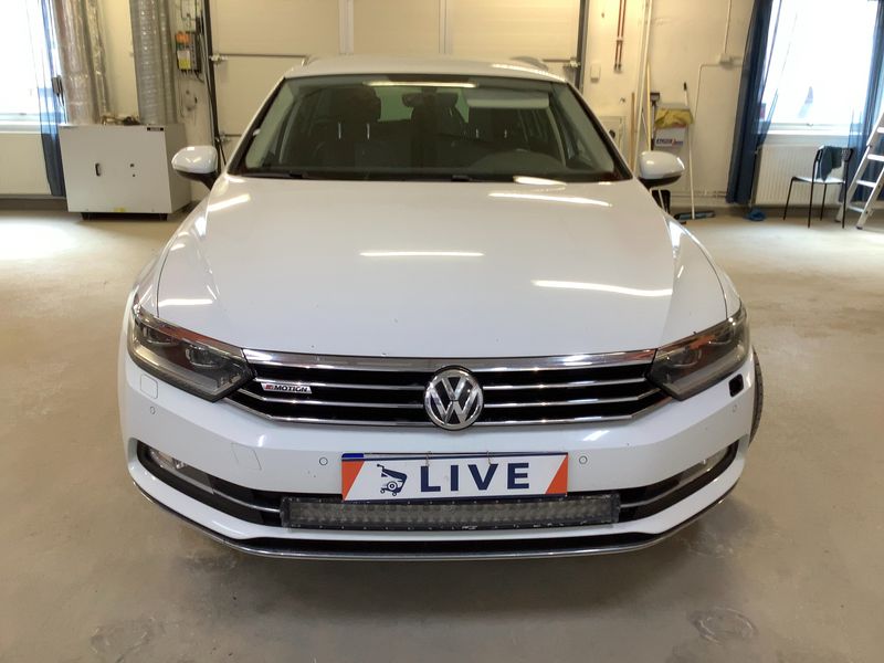 Volkswagen Passat 2.0 TDI Highline 4Motion BlueMotion Tech 2016 – снимка 14