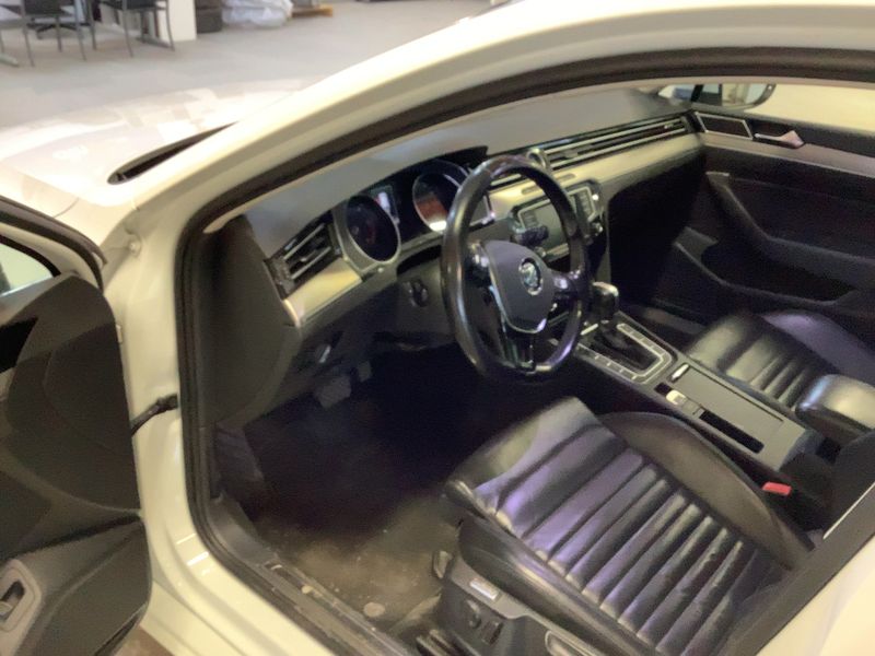 Volkswagen Passat 2.0 TDI Highline 4Motion BlueMotion Tech 2016 – снимка 17