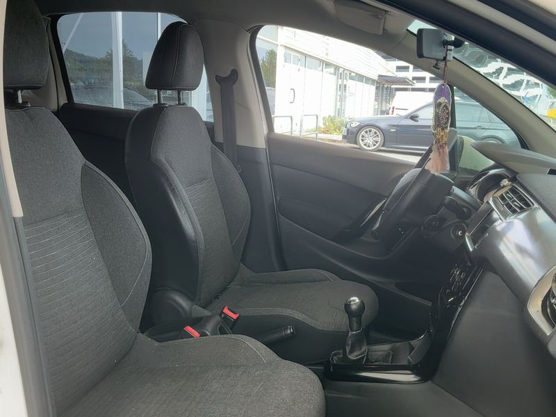Citroen C3 1.6 Blue-HDi Societe Confort 2016 – снимка 16