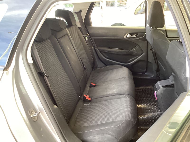 Peugeot 308 1.5 Blue-HDi Active Business 2019 – снимка 19