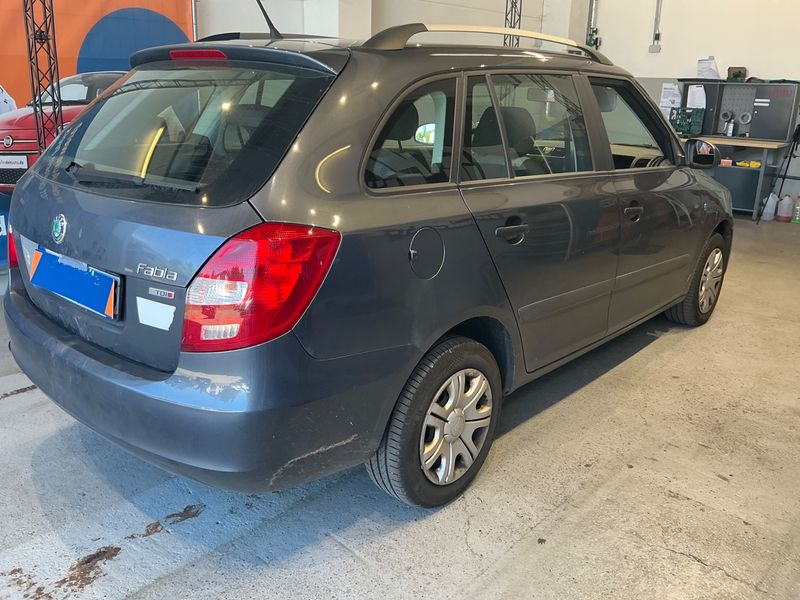 Skoda Fabia 1.6 TDI Cool Edition 2011 – снимка 2