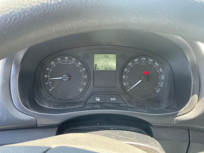Skoda Fabia 1.6 TDI Cool Edition 2011 – снимка 4