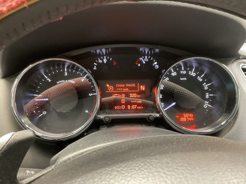 Peugeot 5008 1.6 e-HDi Active 2011 – снимка 4