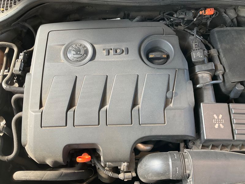 Skoda Octavia 1.6 TDI Ambition 2012 – снимка на щета