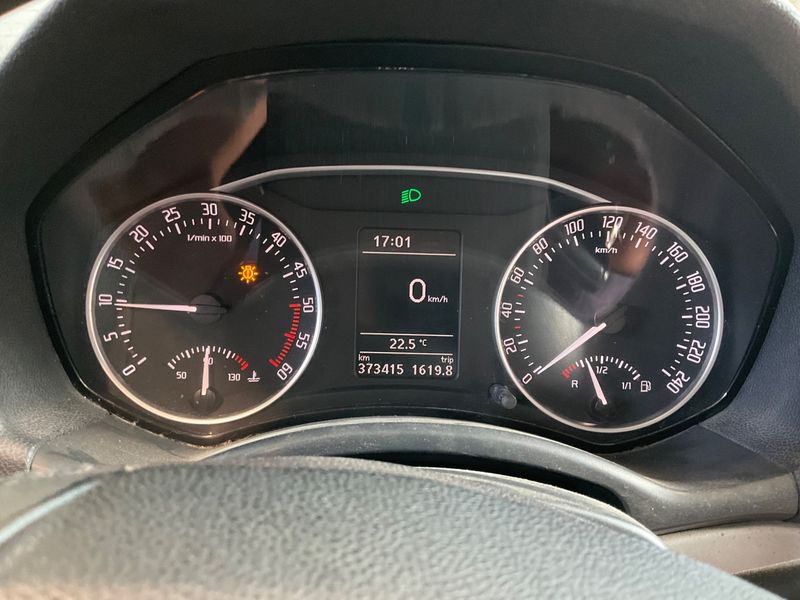 Skoda Octavia 1.6 TDI Ambition 2012 – снимка 4
