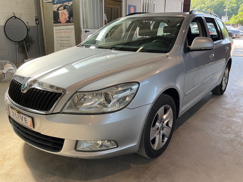 Skoda Octavia 1.6 TDI Ambition 2012 – снимка 1