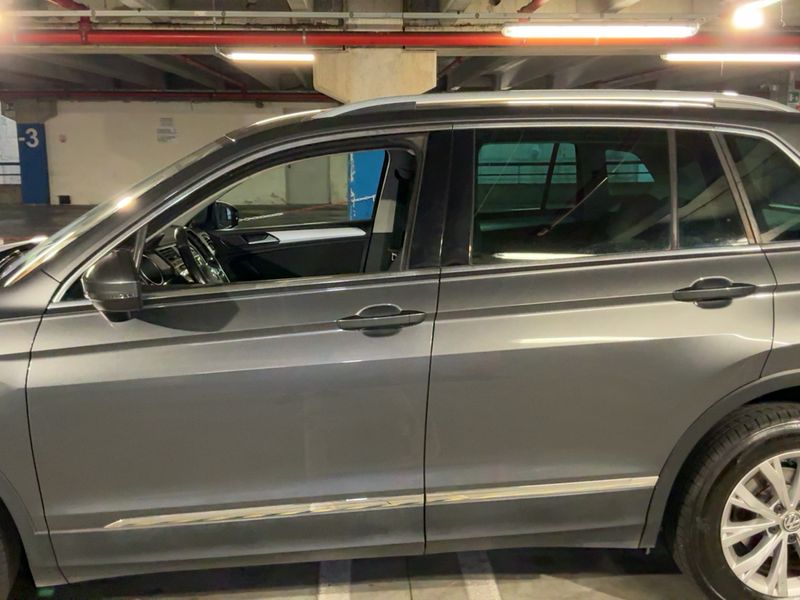 Volkswagen Tiguan 2.0 TDI Business 4Motion BlueMotion Tech 2017 – снимка 4