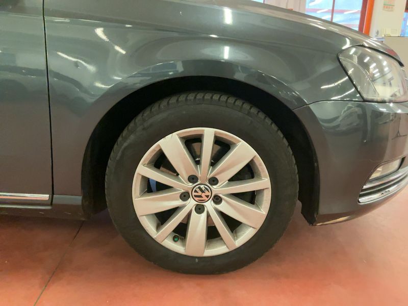 Volkswagen Passat 2.0 TDI Comfortline BlueMotion Tech 2013 – снимка 11