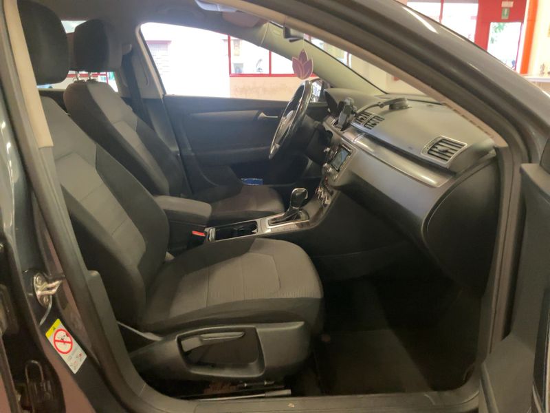 Volkswagen Passat 2.0 TDI Comfortline BlueMotion Tech 2013 – снимка 16