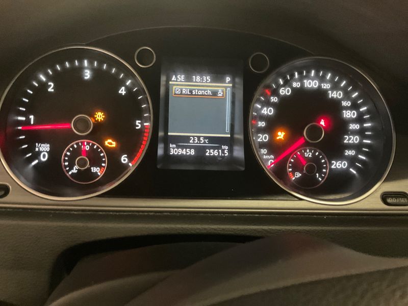 Volkswagen Passat 2.0 TDI Comfortline BlueMotion Tech 2013 – снимка 23