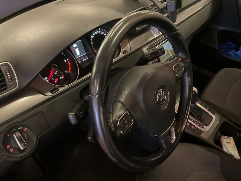 Volkswagen Passat 2.0 TDI Comfortline BlueMotion Tech 2013 – снимка 22