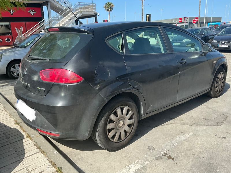 Seat Leon 1.9 TDI Reference 2010 – снимка 2