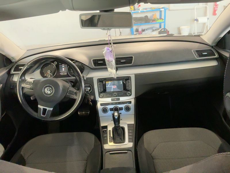 Volkswagen Passat 2.0 TDI 4Motion BlueMotion Tech 2012 – снимка 12