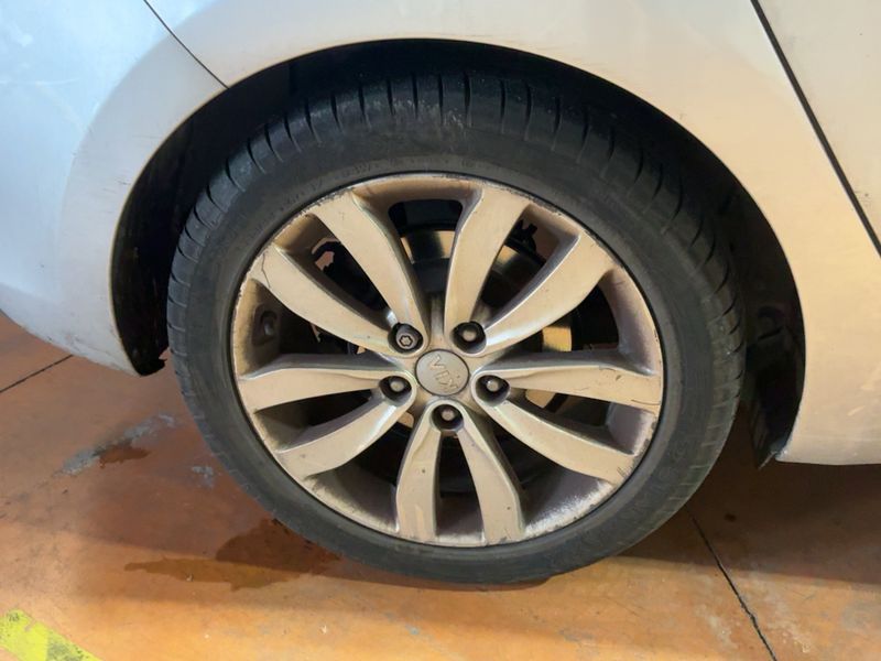 Kia Carens 1.7 CRDi Premium 2014 – снимка 9