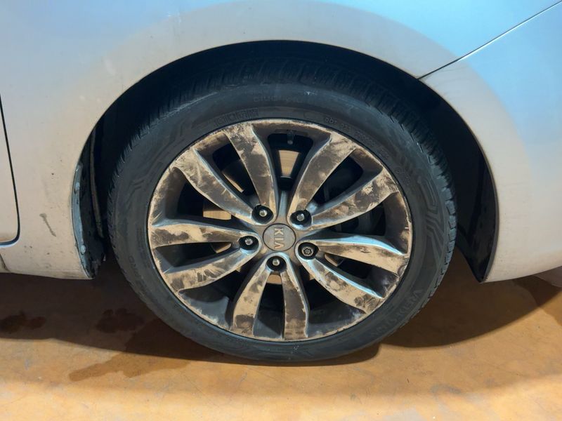 Kia Carens 1.7 CRDi Premium 2014 – снимка 11