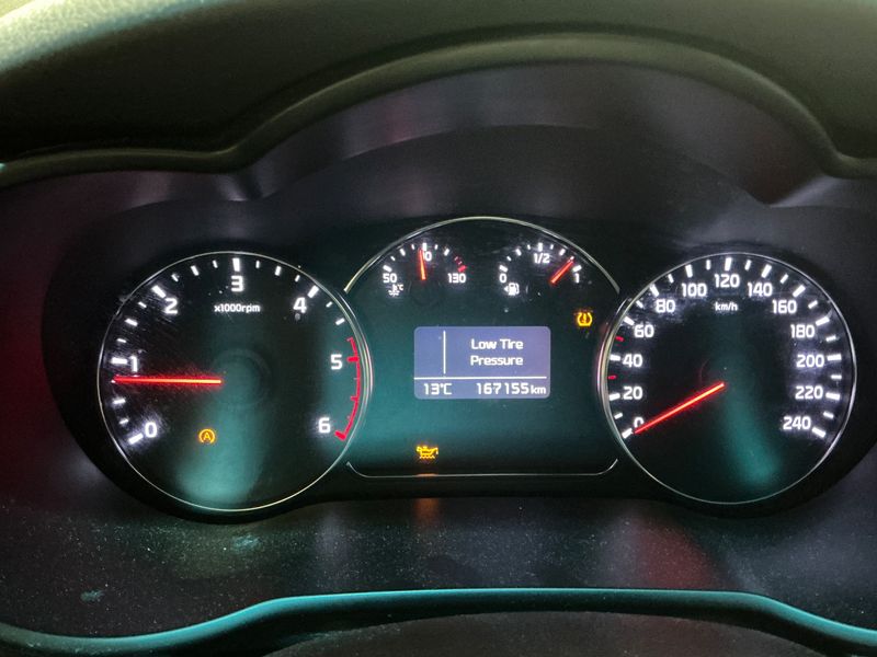 Kia Carens 1.7 CRDi Premium 2014 – снимка 18