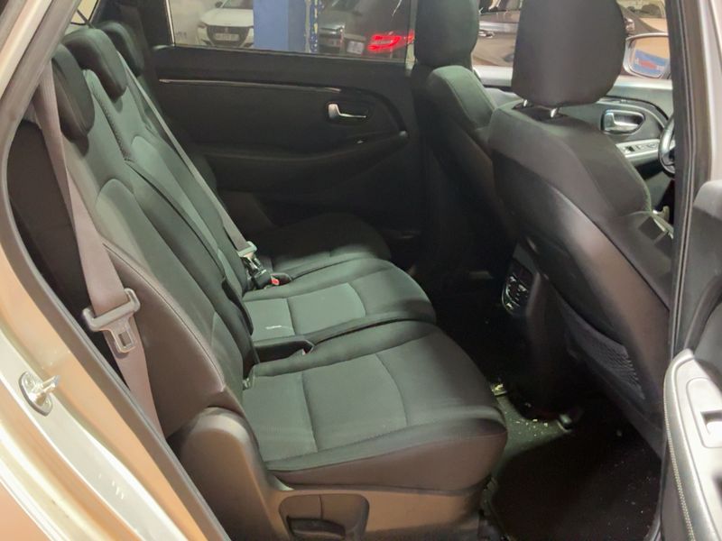 Kia Carens 1.7 CRDi Premium 2014 – снимка 19