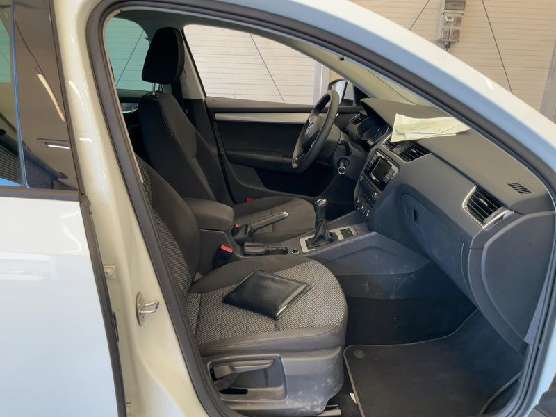 Skoda Octavia 1.2 TSI Ambition 2016 – снимка 17