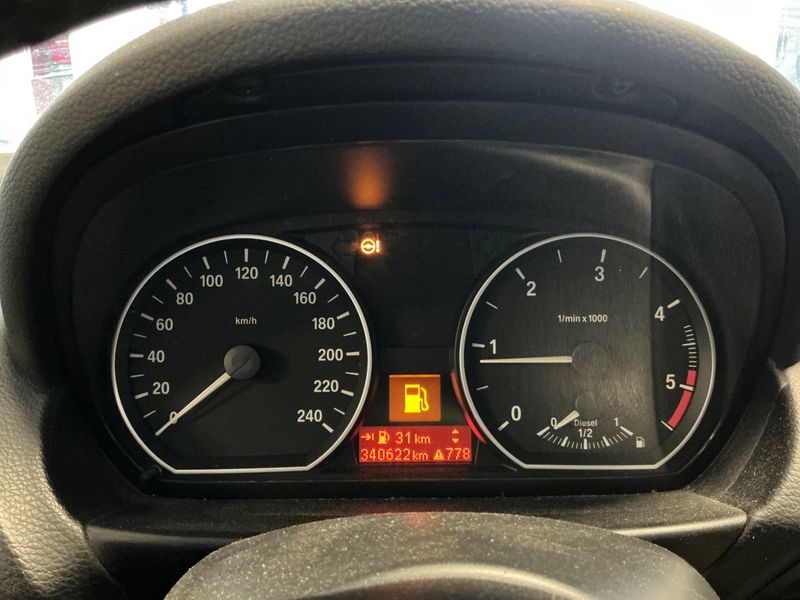 BMW 1er 118d Premiere 2010 – снимка 4
