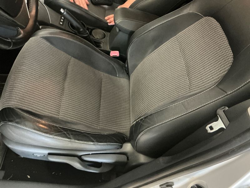 Toyota Auris Touring Sports 1.8 Hybrid Lounge 2016 – снимка 22
