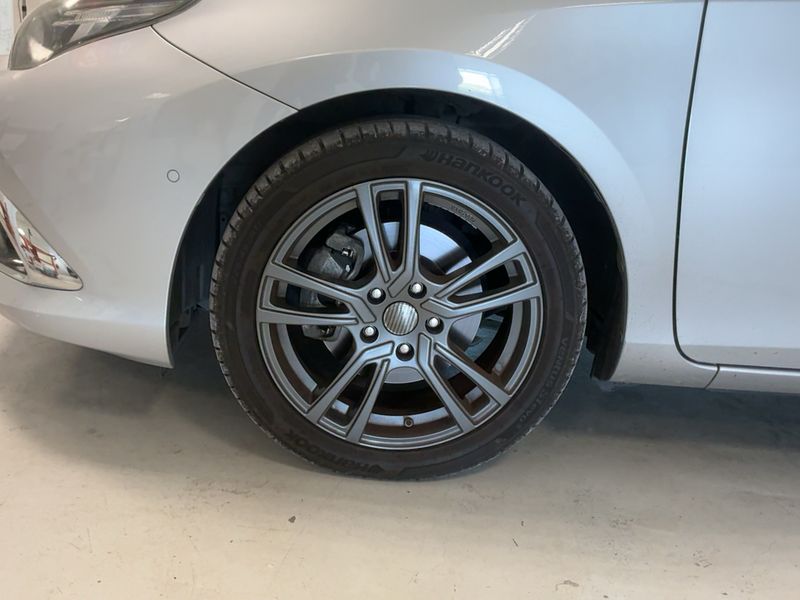 Toyota Auris Touring Sports 1.8 Hybrid Lounge 2016 – снимка 3