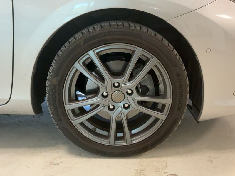 Toyota Auris Touring Sports 1.8 Hybrid Lounge 2016 – снимка 11