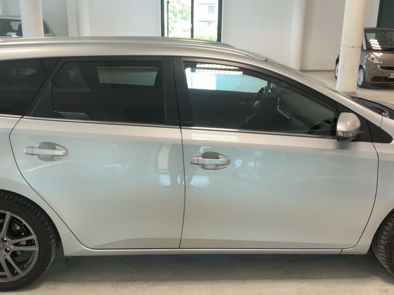 Toyota Auris Touring Sports 1.8 Hybrid Lounge 2016 – снимка 10