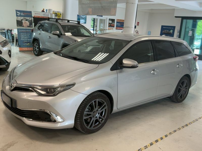 Toyota Auris Touring Sports 1.8 Hybrid Lounge 2016 – снимка 1
