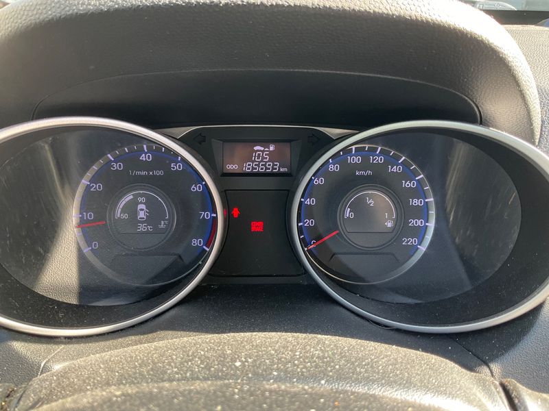 Hyundai ix35 1.6 Classic 2WD 2012 – снимка 18